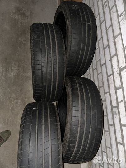 Goodyear Eagle F1 Asymmetric 3 SUV 245/45 R20 99V