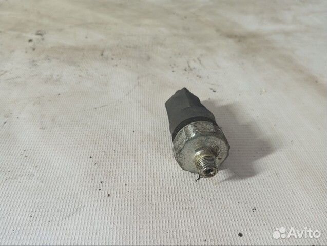 Датчик давления масла Nissan Primera 2