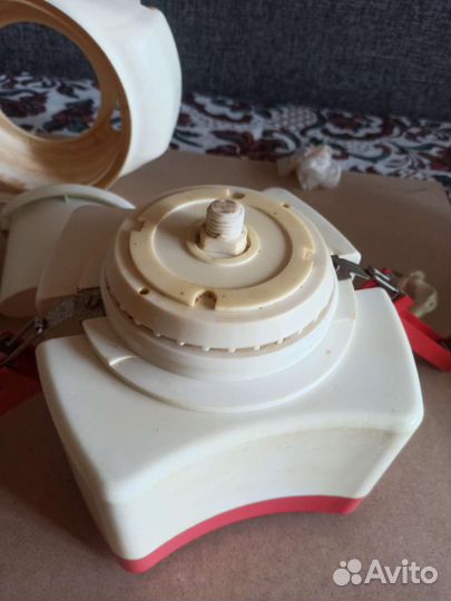 Кухонный комбайн-соковыжималка