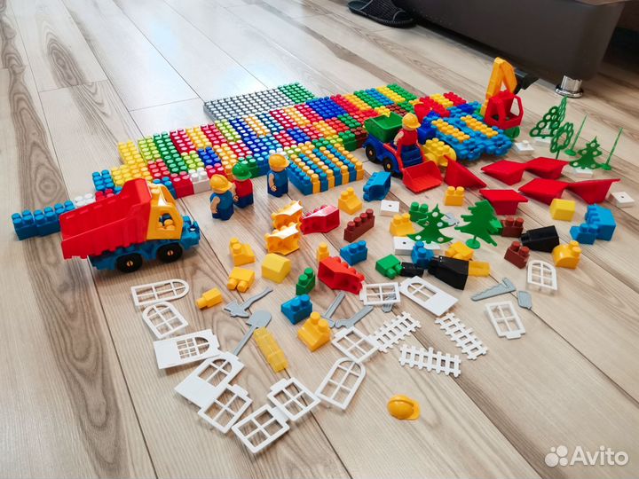 Конструктор крупный