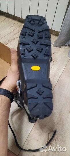 Горнолыжные ботинки