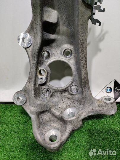 Кулак поворотный передний левый Bmw 5-Series G30