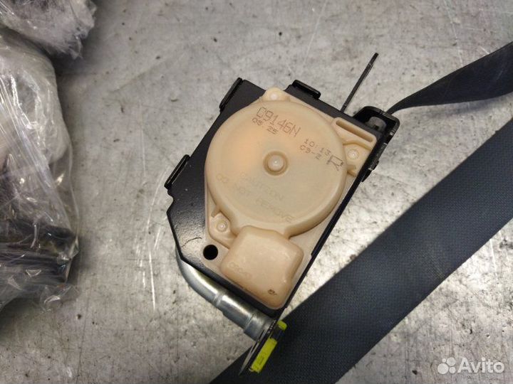 Ремень безопасности передний правый Toyota Corolla