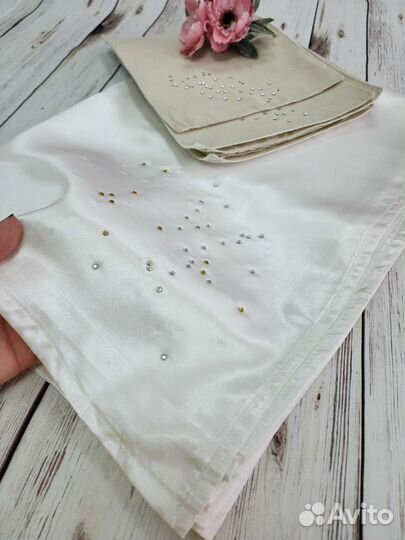 Скатерть шёлковая 140180