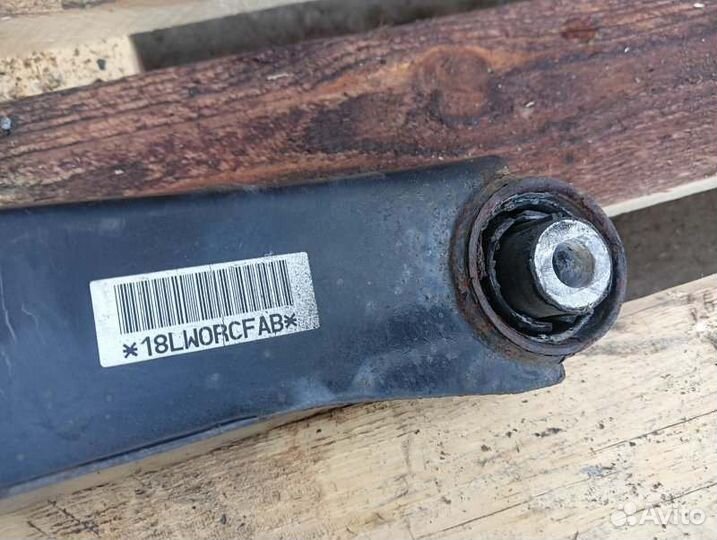 Рычаг задний правый Volkswagen Passat B6 1.8 BZB