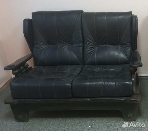 Кожаная мебель в гостиную, офис-комплект 5 предмет