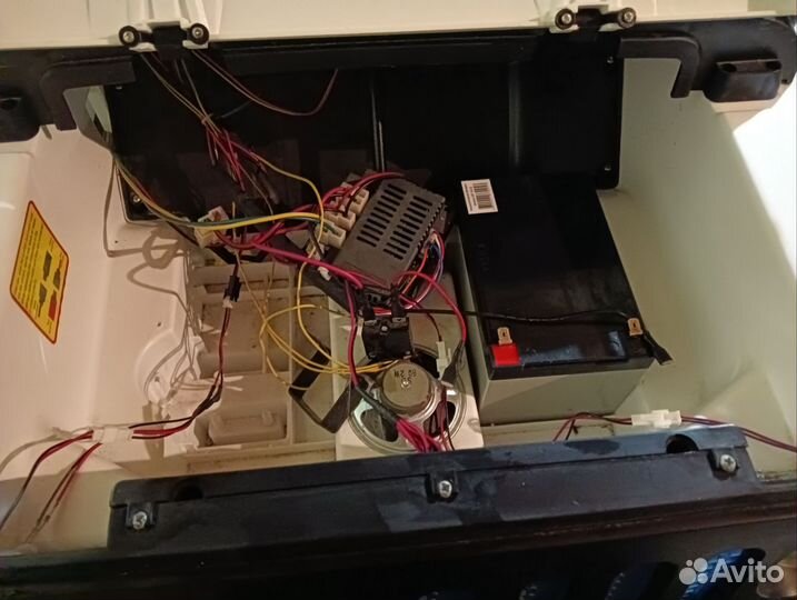 Детский электромобиль двухместный бу