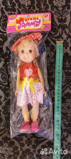 Новые куклы и попугай-повторюшка