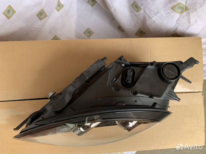 Фара правая Porsche 911 99163196463