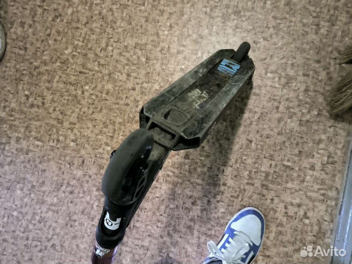 Трюковой самокат reaction