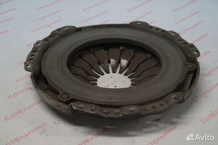 Nissan 30210-AU400 Корзина сцепления