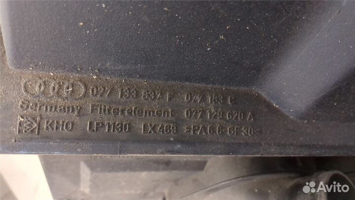 Корпус воздушного фильтра Audi A8 (D2), 1997