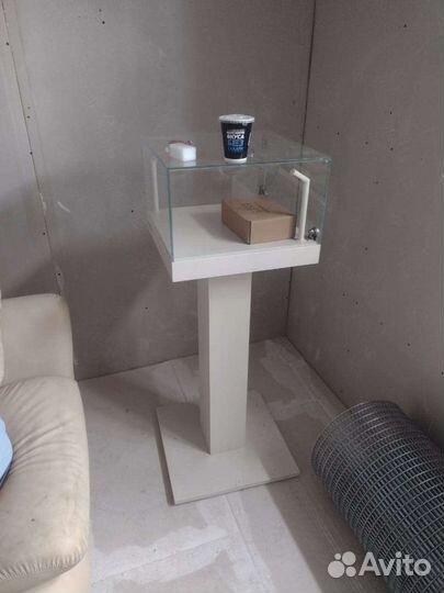 Стол-подставка для украшений с подсветкой Pandora