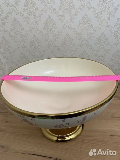 Ваза для фруктов на ножке