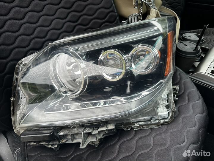 Продам левую фару на Lexus gx460