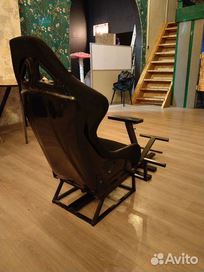 Кокпит для симрейсинга