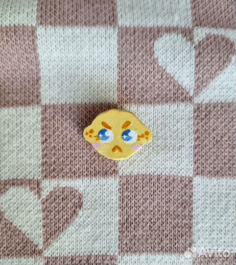 Значки из глины