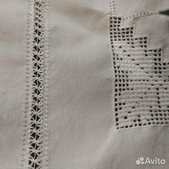 Нарядная скатерть с мережкой и филейной вышивкой