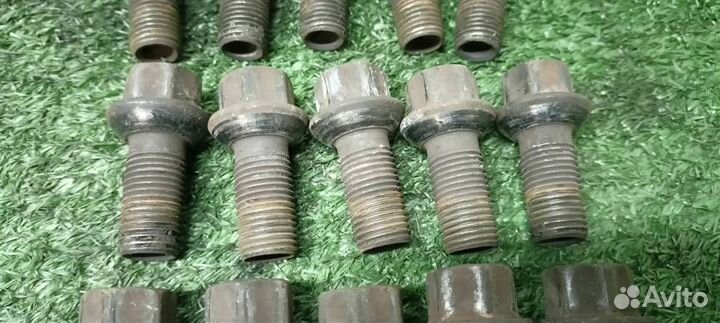 Болт колесный комплект Mercedes Benz W204 2007-20