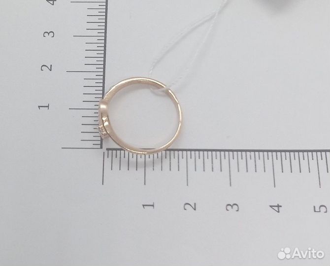 Золотое кольцо с камнем 17р