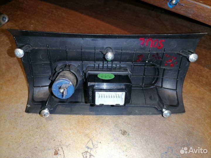 Кнопка порт USB AUX iPod Kia Soul