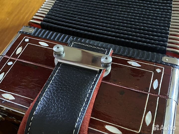 Крепление басового ремня гармонь баян