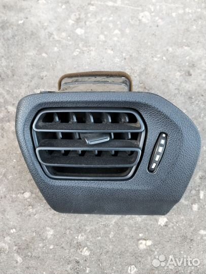 Дефлектор воздуха передний левый Citroen C-Elysee