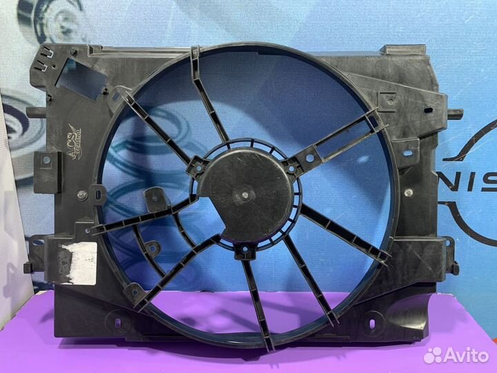 Вентилятор радиатора охлаждения двигателя диффузор