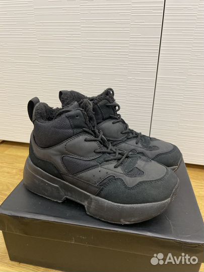 Кроссовки демисезонные 35 для девочки