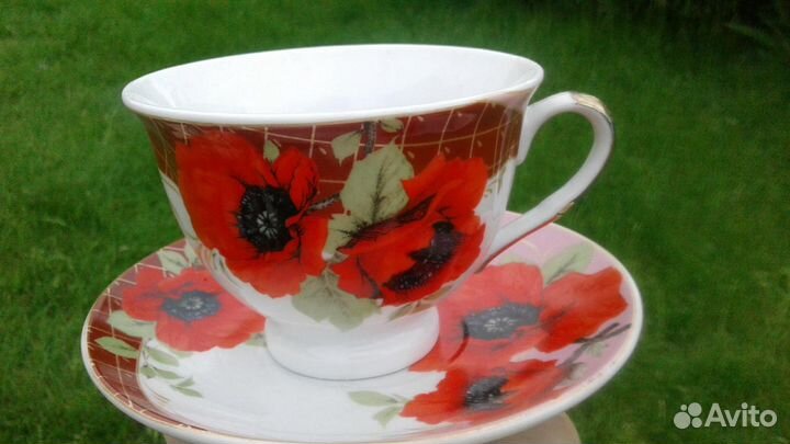 Сахарница, чайная пара, кружки, напольная ваза