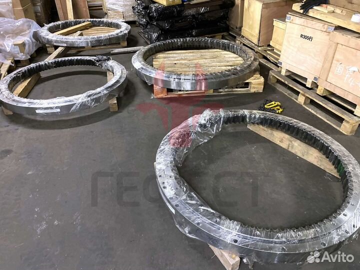 Опорно-поворотный круг Hitachi ZX240-3 9245728