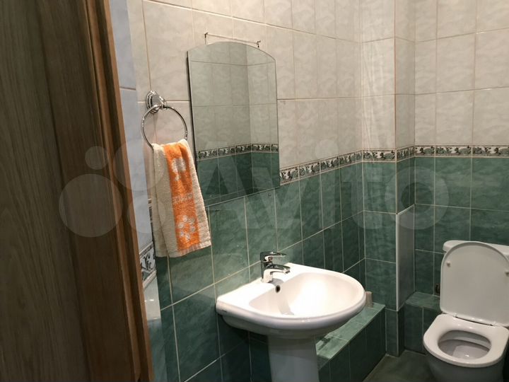 3-к. квартира, 130 м², 1/4 эт.