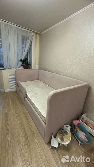 Кровать детская с матрасом