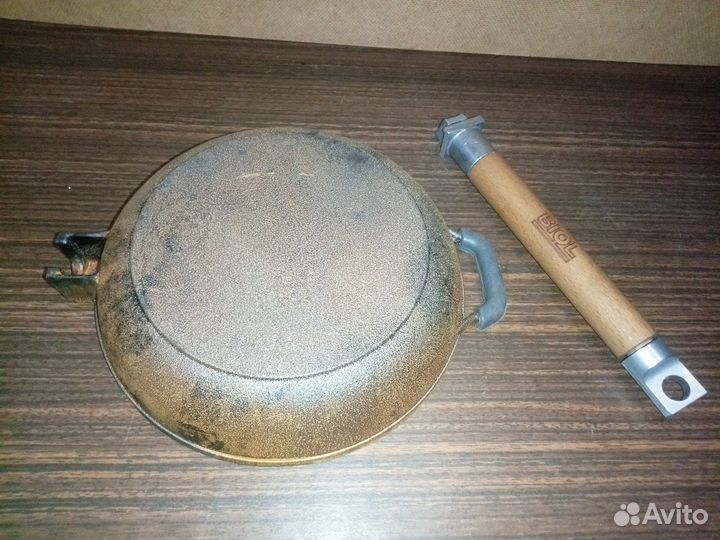 Сковородка чугунная