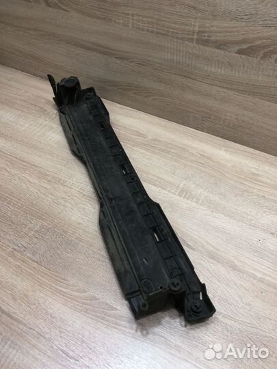 Планка радиатора Bmw 7 E66 N62B44 2002