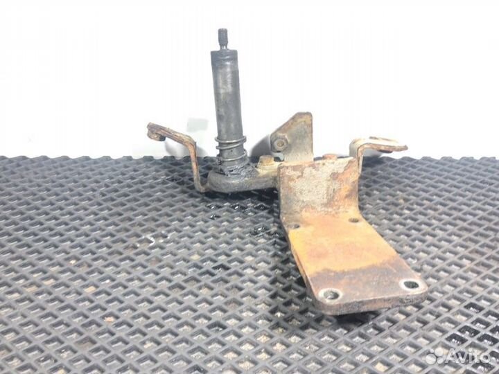 Кронштейн кулисы МКПП Iveco Stralis