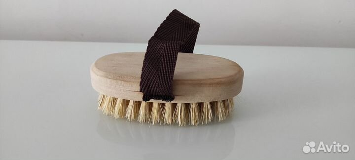 Антицеллюлитная щетка для сухого массажа