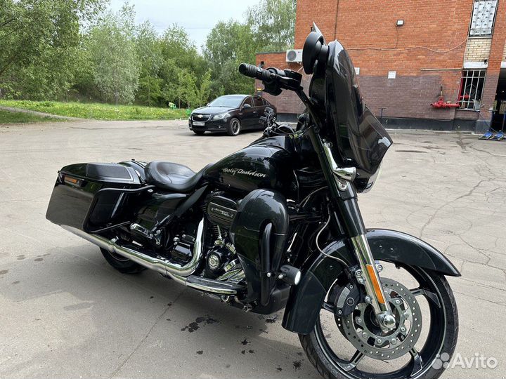 Harley-Davidson Street Glide CVO 2017 года