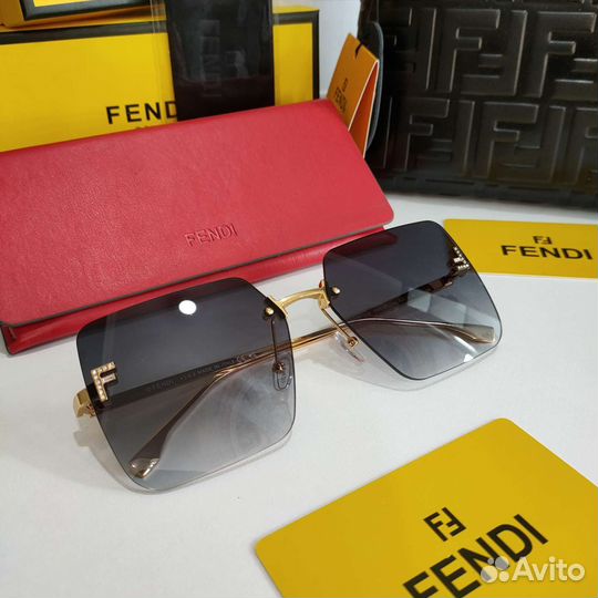 Женские очки Fendi