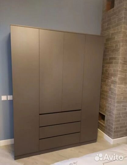 Шкаф распашной четырехстворчатый с ящиками