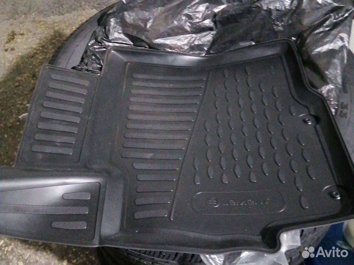 Автомобильные коврики резиновые