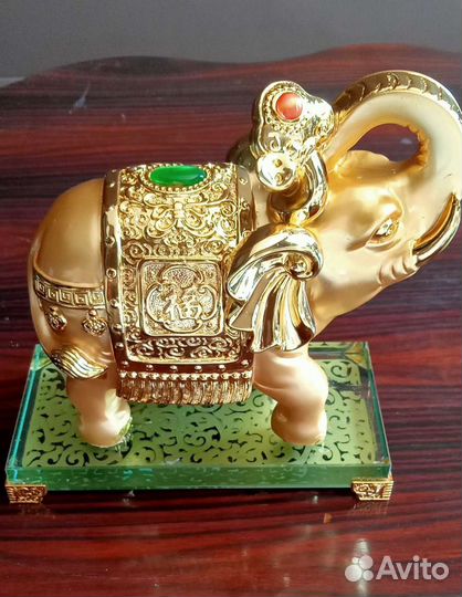Слон золотой