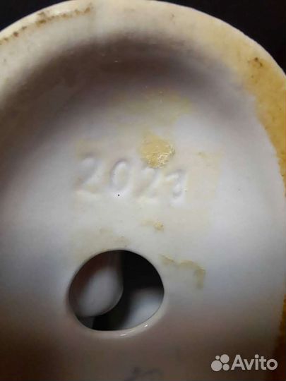 Фарфоровая статуэтка