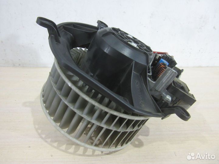 Моторчик отопителя Mercedes Benz W211 E-Klasse