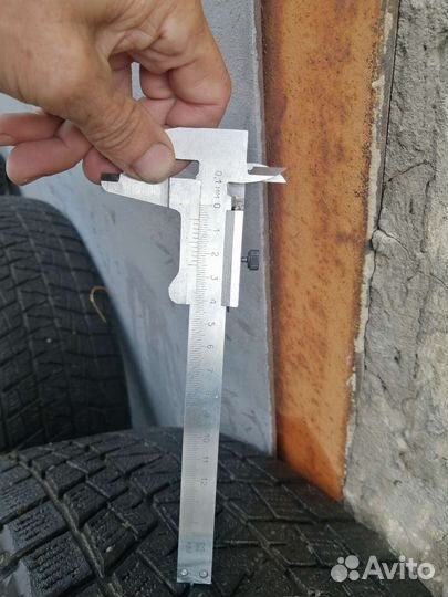 Bridgestone Blizzak DM-V1 225/60 R18