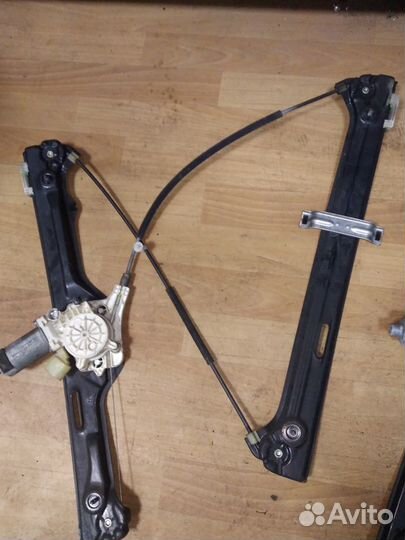 Стеклоподъёмник передний правый BMW X5 E70