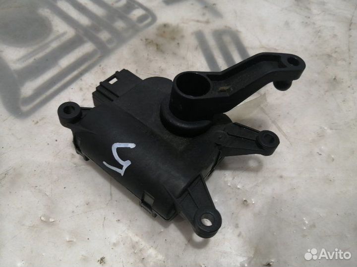 Моторчик заслонки печки Volkswagen Touareg 7LA