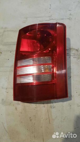 Фонарь задний правый Chrysler Grand Voyager 2011г