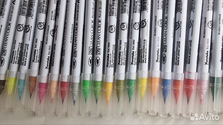 Набор брашпенов Kuretake 60 цветов