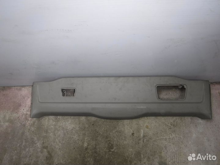 Обшивка двери багажника Volvo XC90
